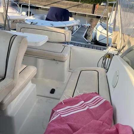 보트호텔 Vedette A *