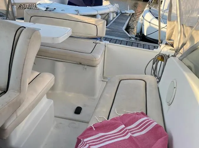 船上ホテル Vedette A *